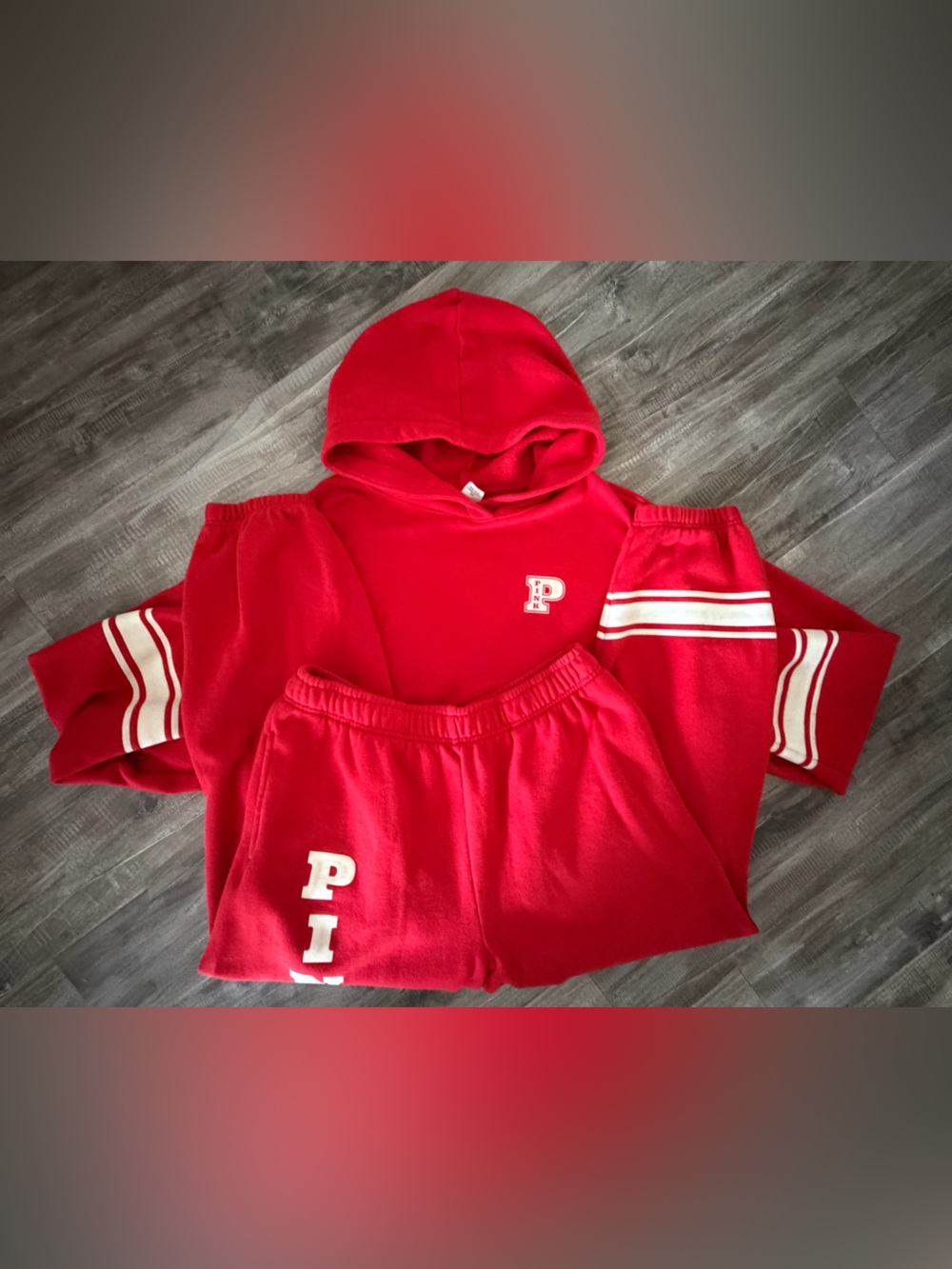 PINK Victoria's Secret Red woman’s sweatsuit